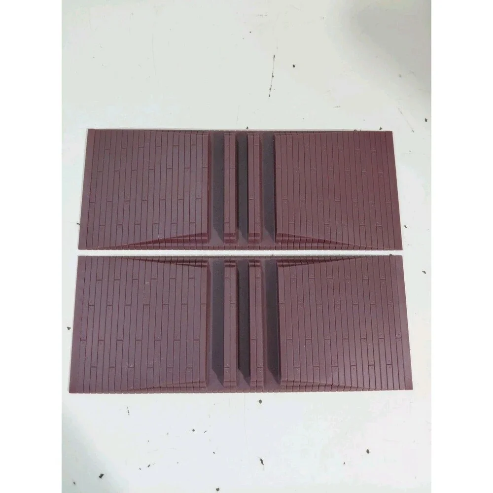 2 Lionel Train O Gauge Model Railroad Accessory Level Crossing Grades